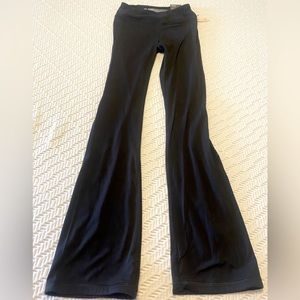 Victoria’s Secret Sport Knockout Yoga Pants Straight Leg XS-R